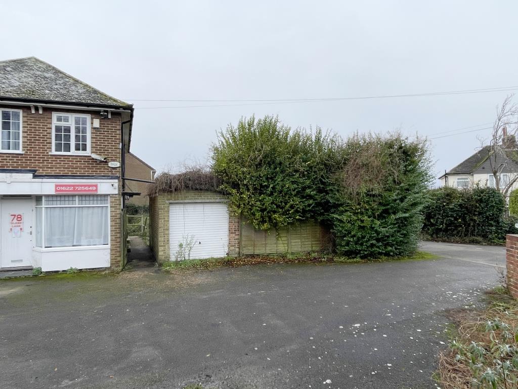 Lot: 29 - LAND WITH PLANNING FOR A DETACHED HOUSE - View of land with planning for a detached house
